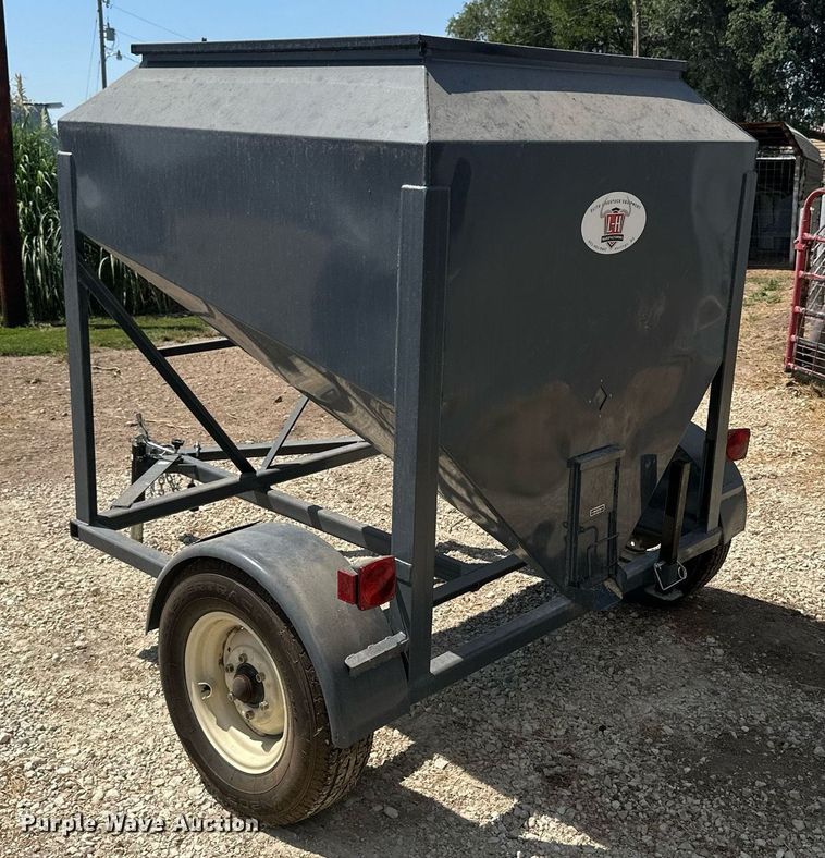 image for item NP9421 L-H Versa-Tote  grain cart