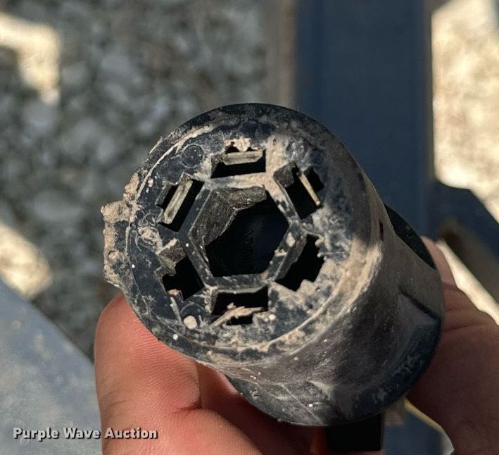 image for item NP9421 L-H Versa-Tote  grain cart