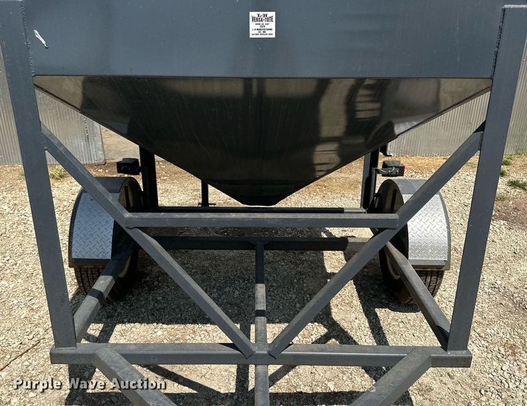 image for item NP9421 L-H Versa-Tote  grain cart
