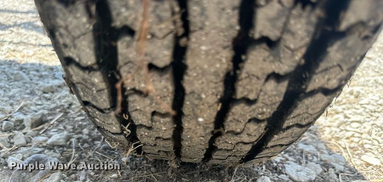 image for item NP9421 L-H Versa-Tote  grain cart