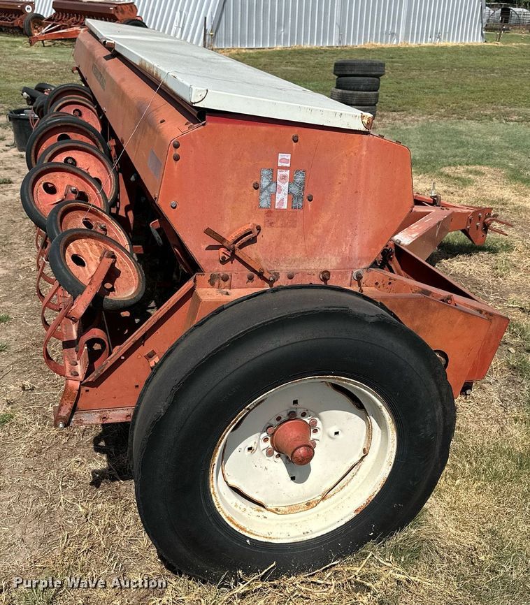 image for item NP9430 International 510  grain drill