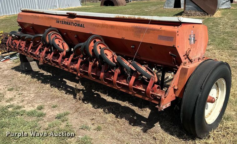 image for item NP9430 International 510  grain drill