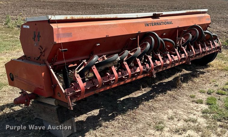 image for item NP9430 International 510  grain drill
