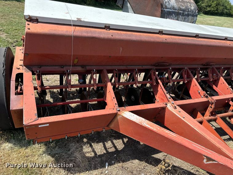 image for item NP9430 International 510  grain drill