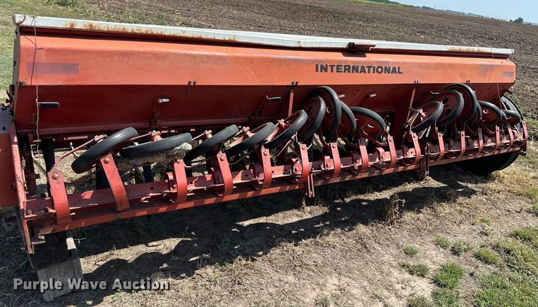 image for item NP9430 International 510  grain drill