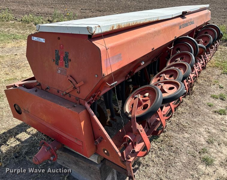 image for item NP9430 International 510  grain drill