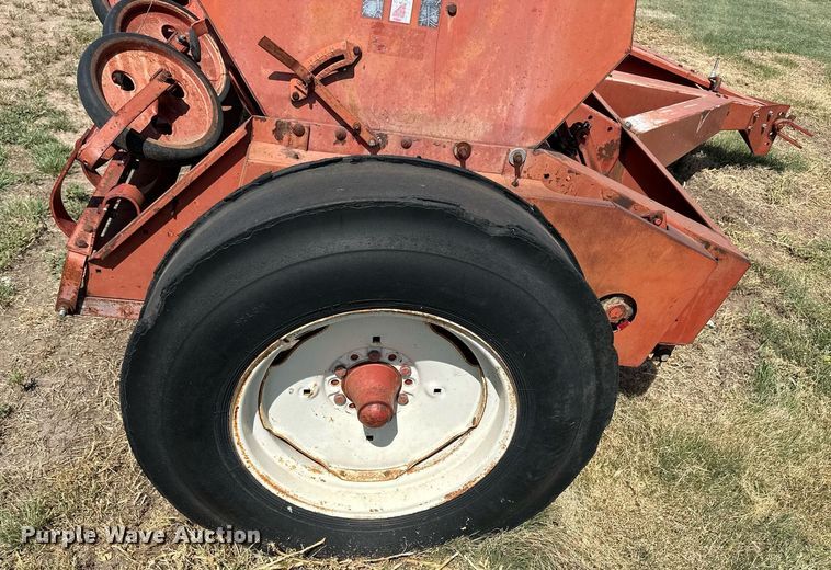 image for item NP9430 International 510  grain drill