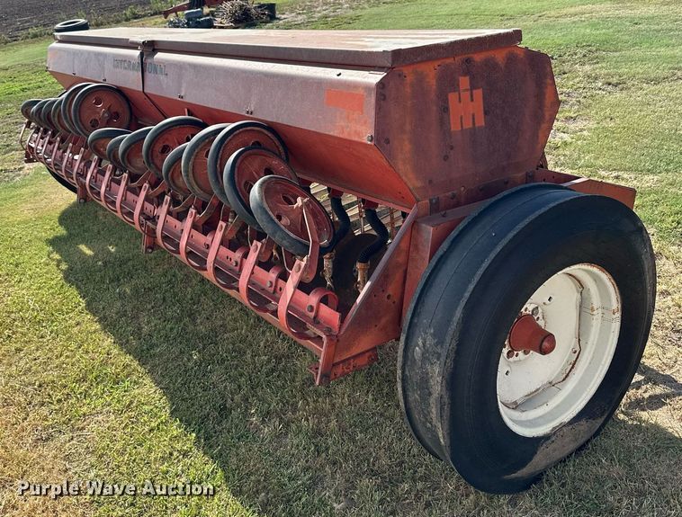 image for item NP9432 International 510  grain drill