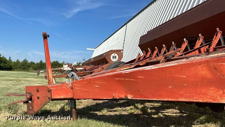 image for item NP9432 International 510  grain drill