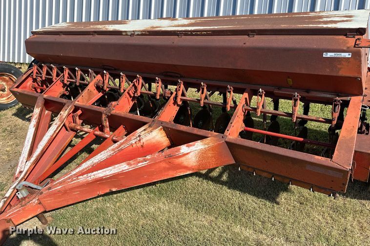 image for item NP9432 International 510  grain drill