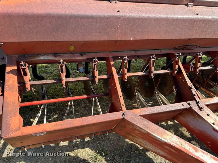 image for item NP9432 International 510  grain drill