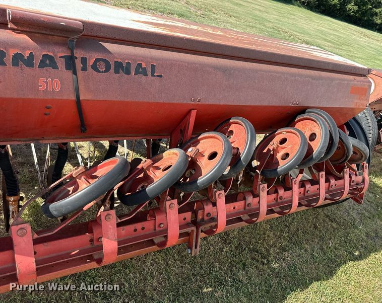 image for item NP9432 International 510  grain drill