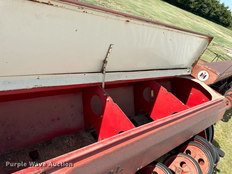 image for item NP9432 International 510  grain drill