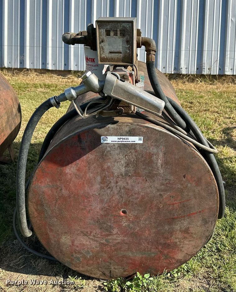 image for item NP9435 (2) Fuel tanks