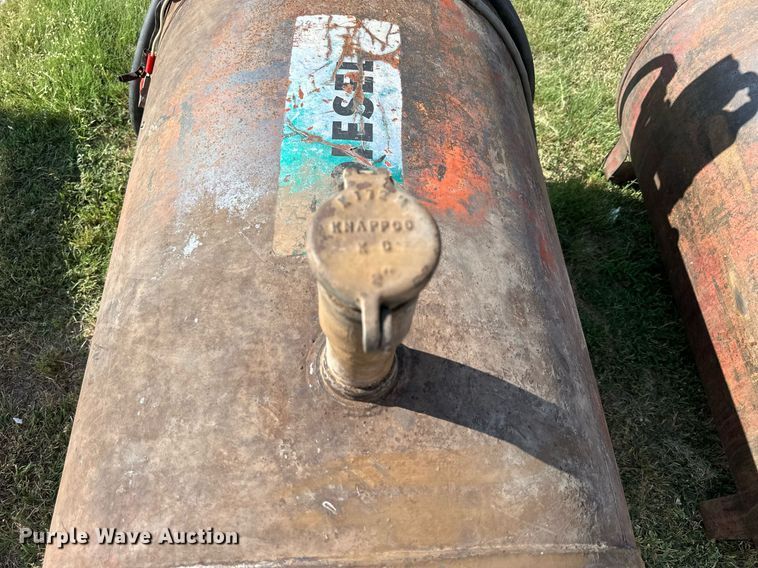 image for item NP9435 (2) Fuel tanks