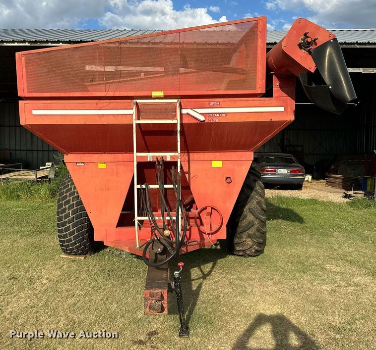 image for item NP9443 E-Z Trail 500  grain cart