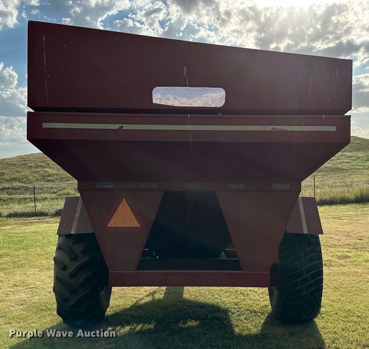 image for item NP9443 E-Z Trail 500  grain cart