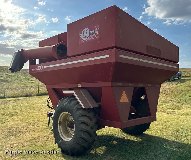 image for item NP9443 E-Z Trail 500  grain cart