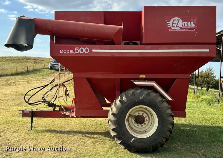 image for item NP9443 E-Z Trail 500  grain cart