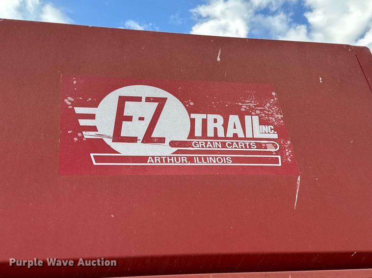 image for item NP9443 E-Z Trail 500  grain cart