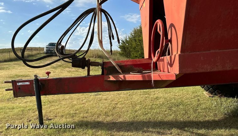 image for item NP9443 E-Z Trail 500  grain cart