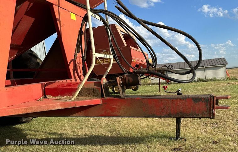 image for item NP9443 E-Z Trail 500  grain cart