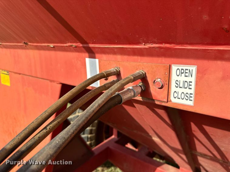 image for item NP9443 E-Z Trail 500  grain cart