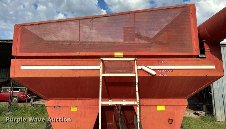 image for item NP9443 E-Z Trail 500  grain cart