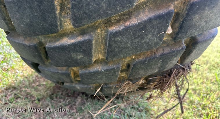 image for item NP9443 E-Z Trail 500  grain cart