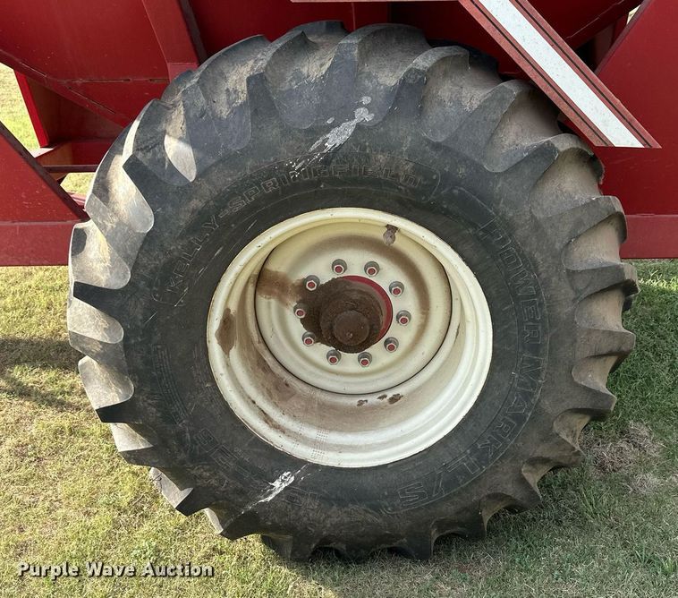 image for item NP9443 E-Z Trail 500  grain cart