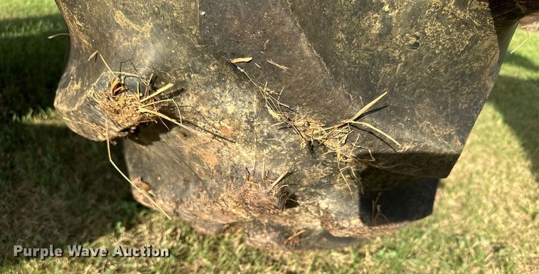 image for item NP9443 E-Z Trail 500  grain cart