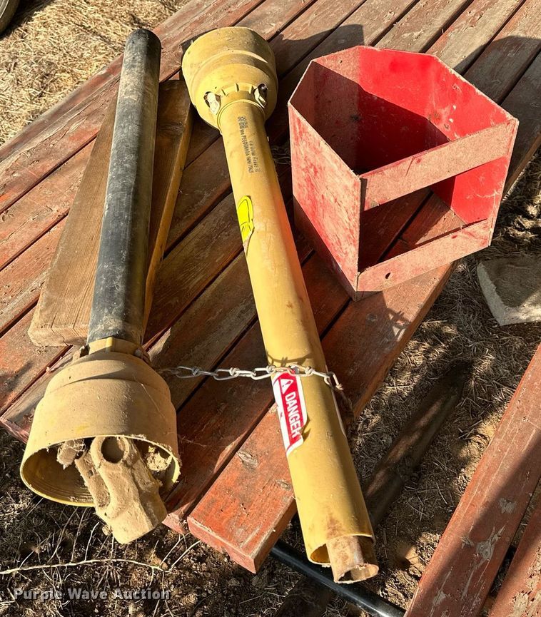 image for item NP9443 E-Z Trail 500  grain cart