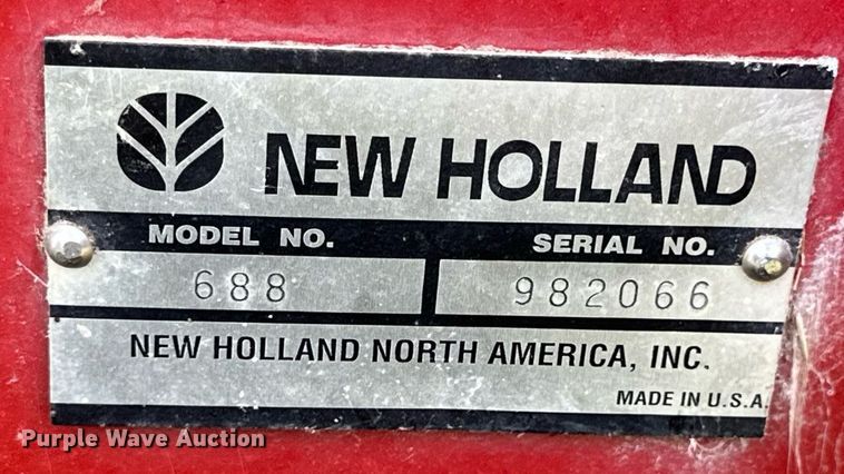 image for item NP9444 2000 New Holland 688  round baler