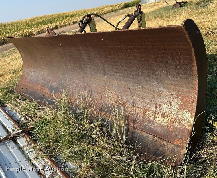 image for item NP9463 Degelman 10 STD  tractor dozer blade