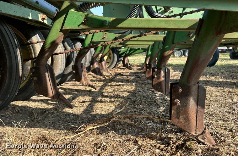 image for item NP9464 (3) John Deere 9300 grain drills