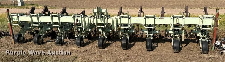 image for item NP9466 Orthman 605-132  row crop cultivator