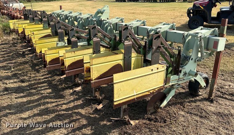 image for item NP9466 Orthman 605-132  row crop cultivator