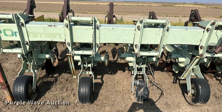 image for item NP9466 Orthman 605-132  row crop cultivator