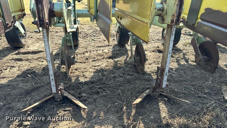 image for item NP9466 Orthman 605-132  row crop cultivator