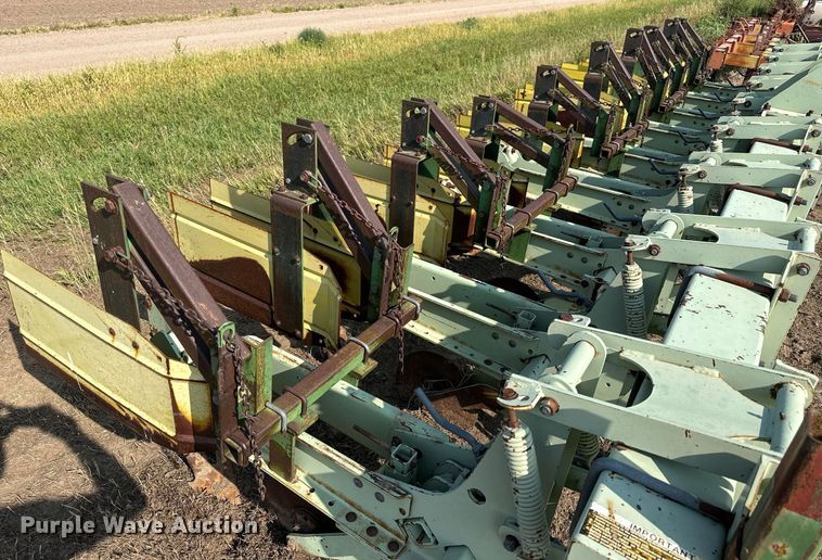 image for item NP9466 Orthman 605-132  row crop cultivator