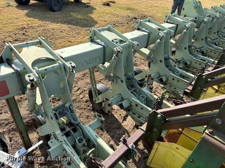 image for item NP9466 Orthman 605-132  row crop cultivator