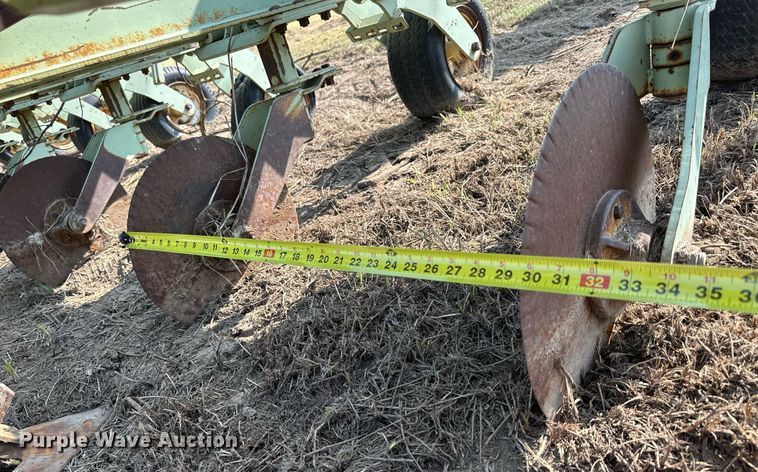 image for item NP9466 Orthman 605-132  row crop cultivator
