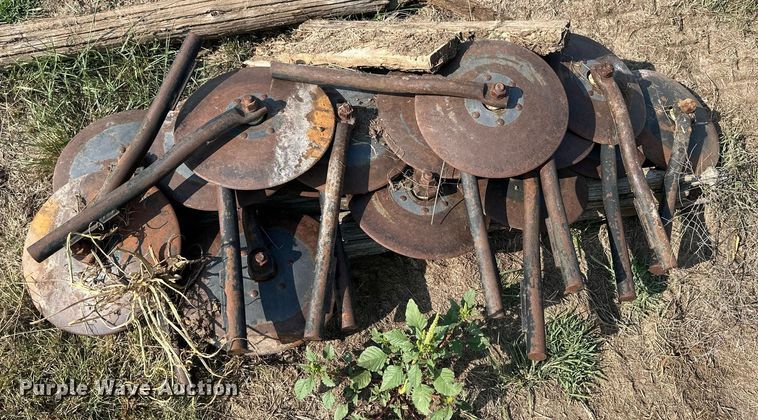 image for item NP9466 Orthman 605-132  row crop cultivator