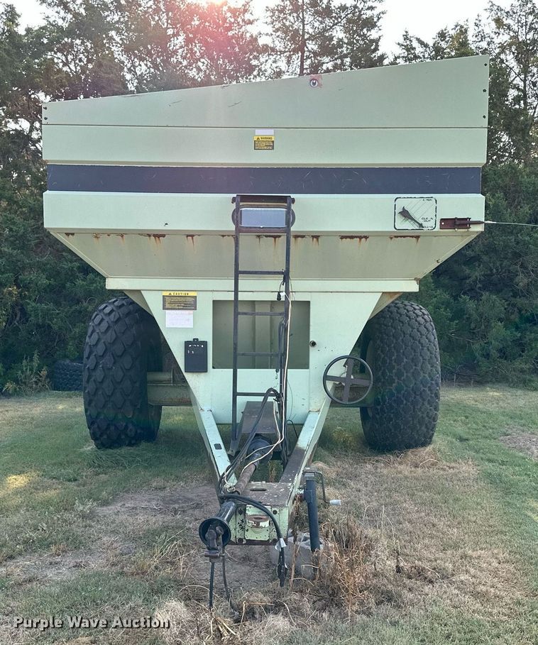 image for item NP9467 Orthman 608-00  grain cart