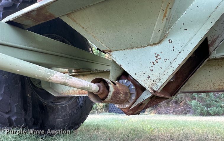 image for item NP9467 Orthman 608-00  grain cart