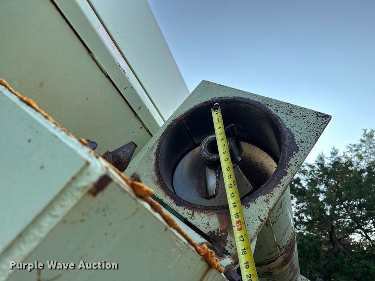 image for item NP9467 Orthman 608-00  grain cart