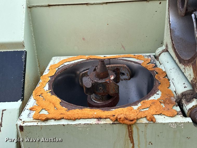 image for item NP9467 Orthman 608-00  grain cart