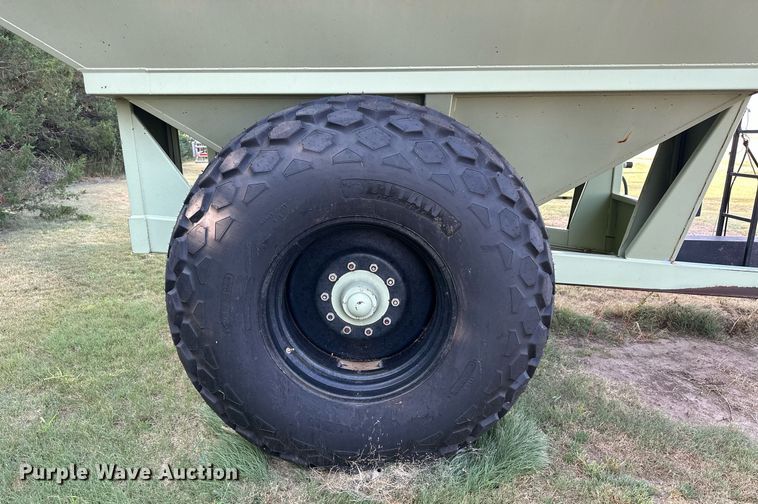 image for item NP9467 Orthman 608-00  grain cart