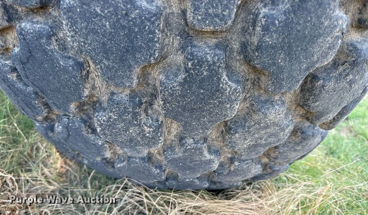 image for item NP9467 Orthman 608-00  grain cart