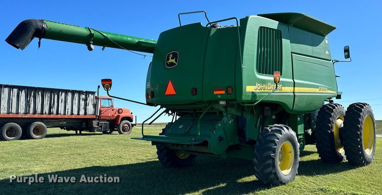 image for item NP9989 2002 John Deere 9750STS  combine